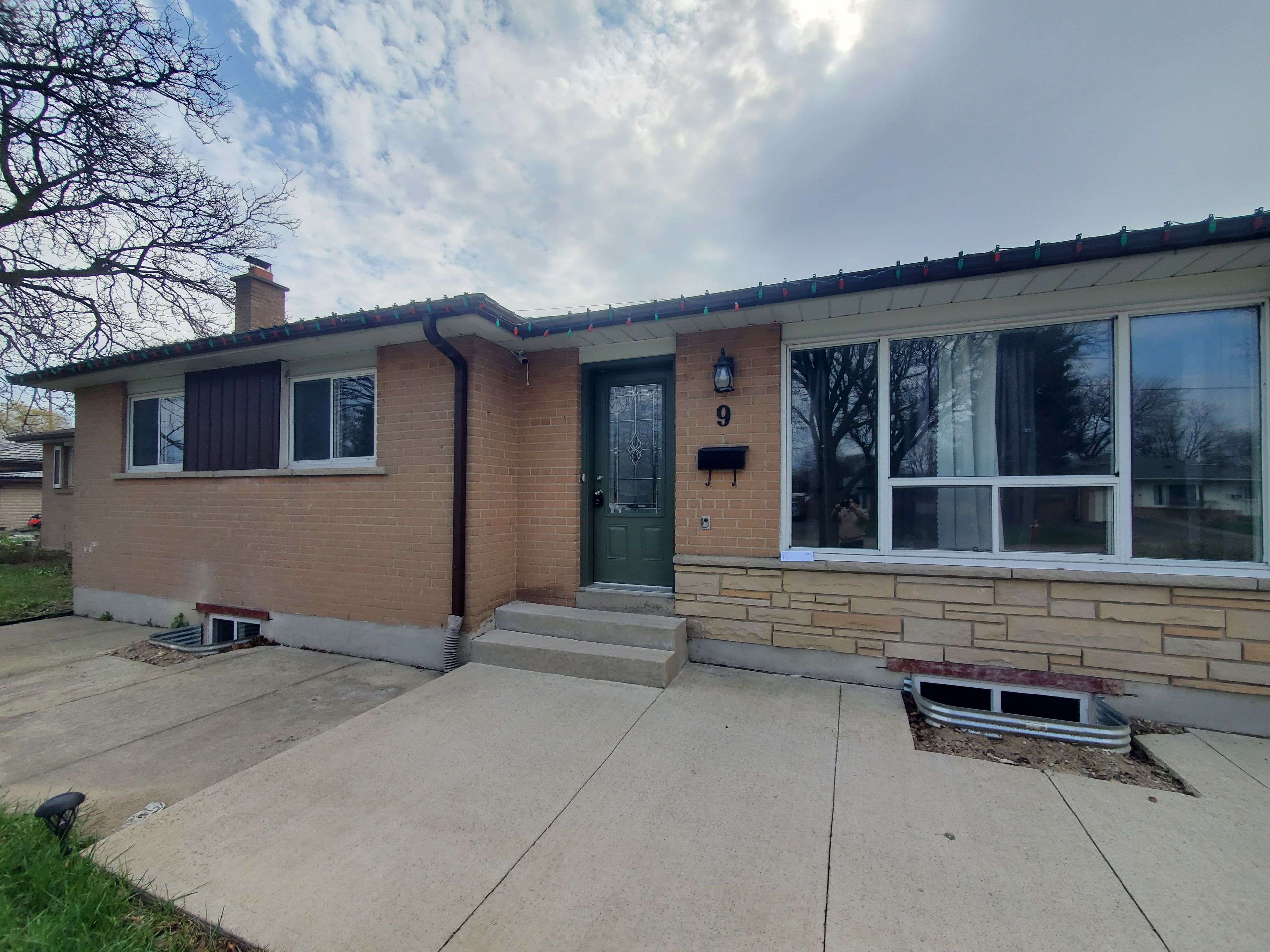 9 Belmont DR, Brampton, ON L6T 2K4