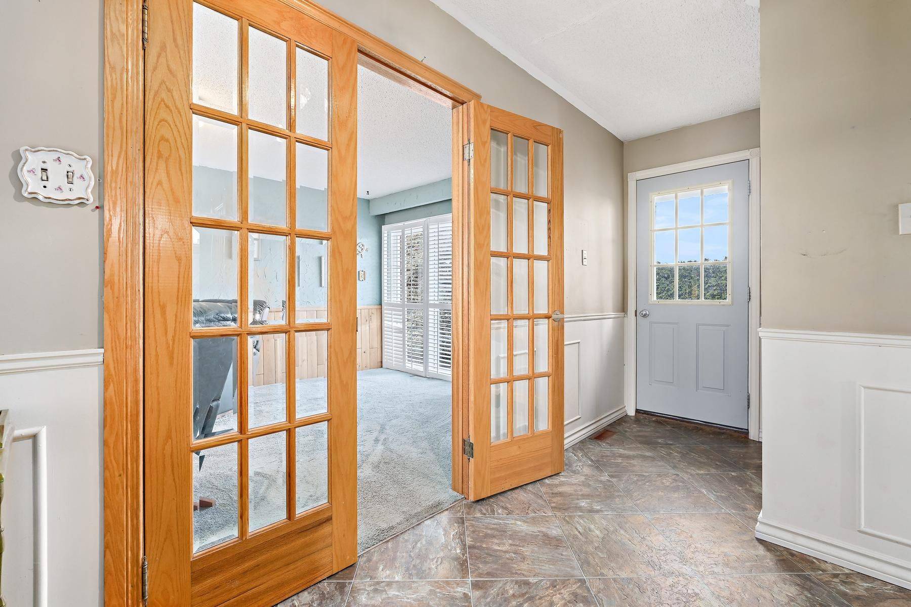 82 Mary ST, Halton Hills, ON L7G 4V6