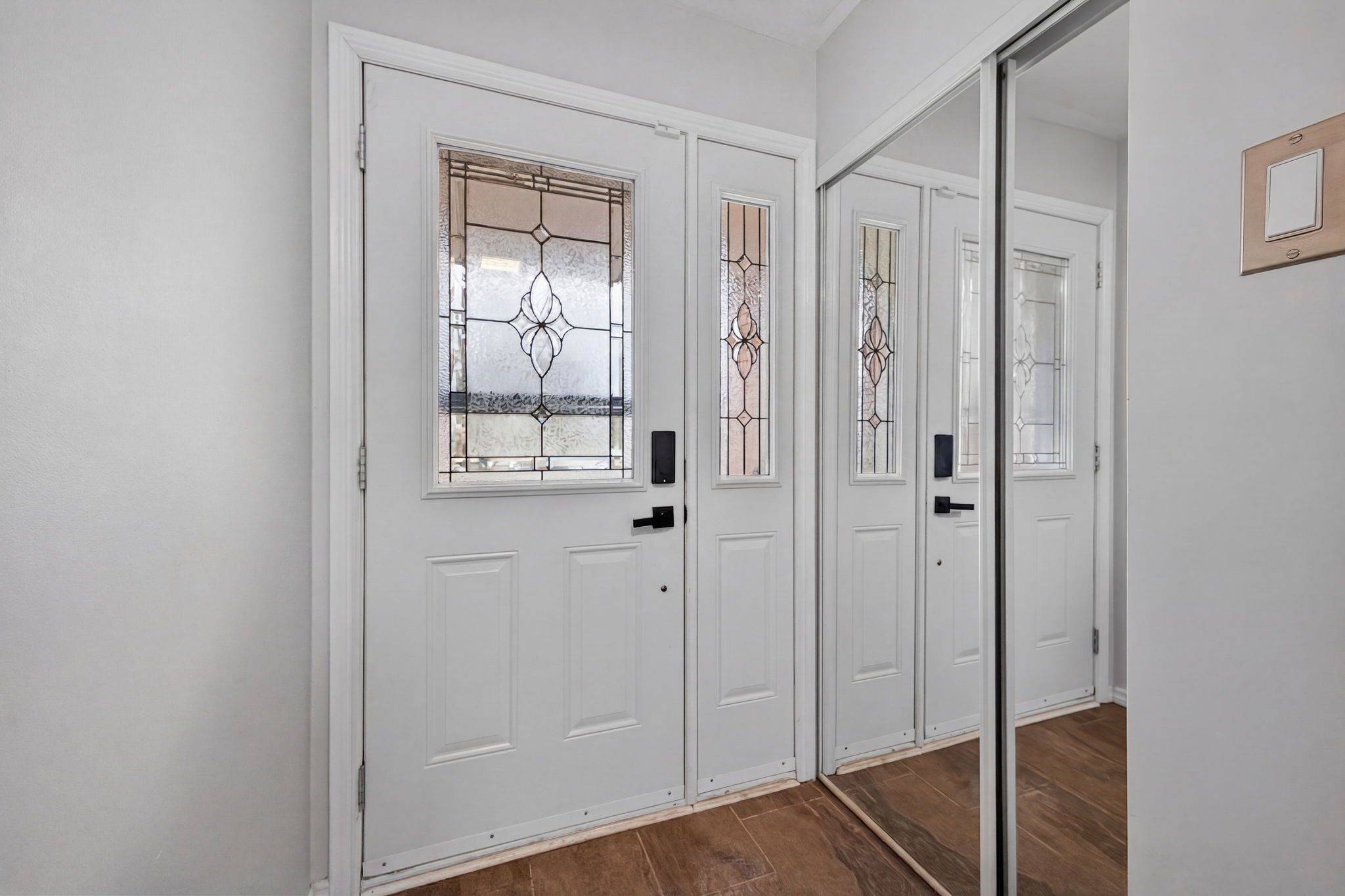 80 PICKWICK DR, Barrhaven, ON K2J 3E2