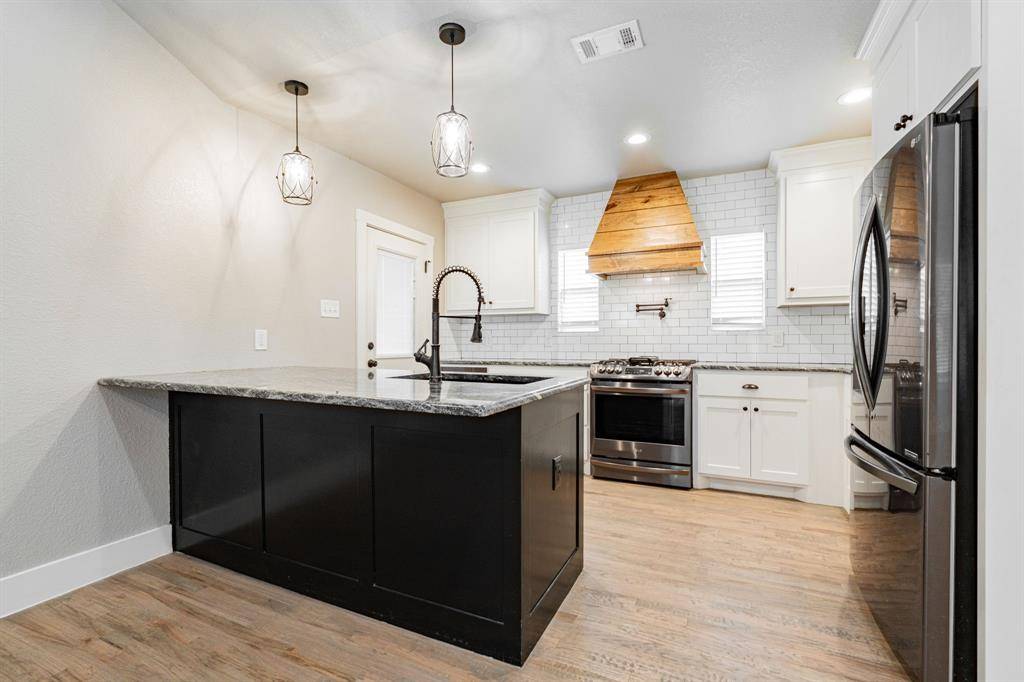 813 Live Oak Street, Royse City, TX 75189