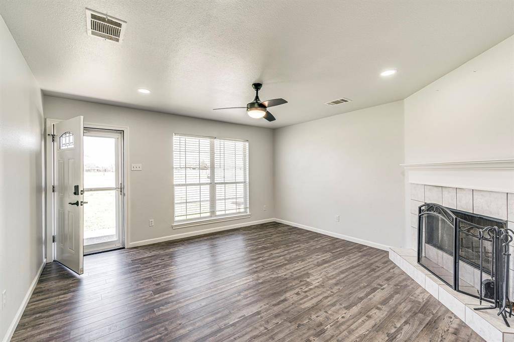 2740 Lexie Lane, Waxahachie, TX 75167