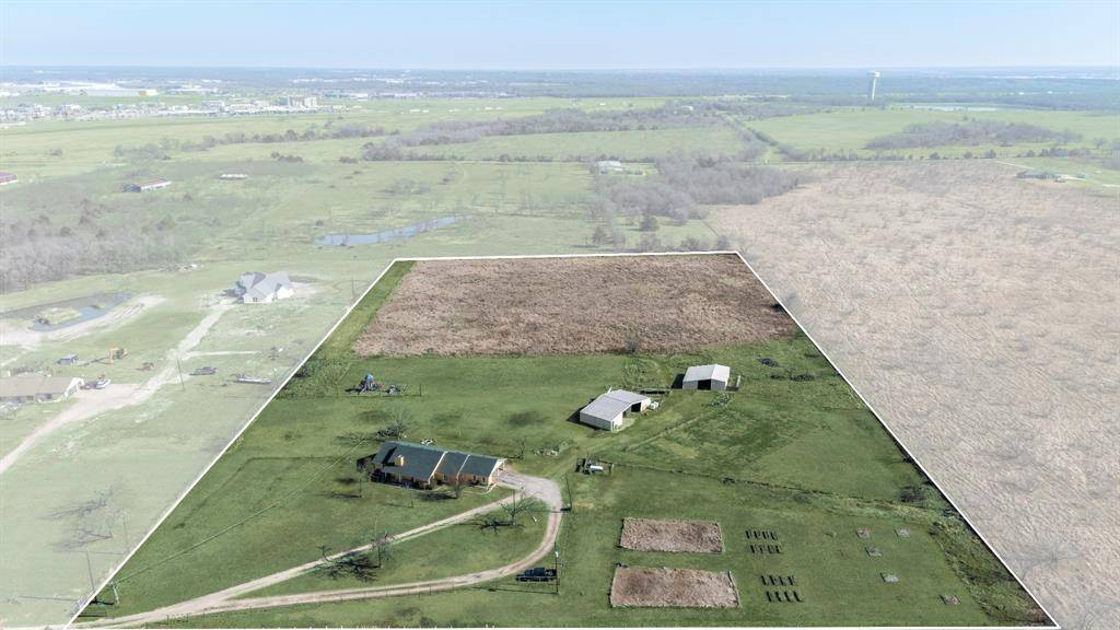 1439 Davis Lane, Terrell, TX 75160