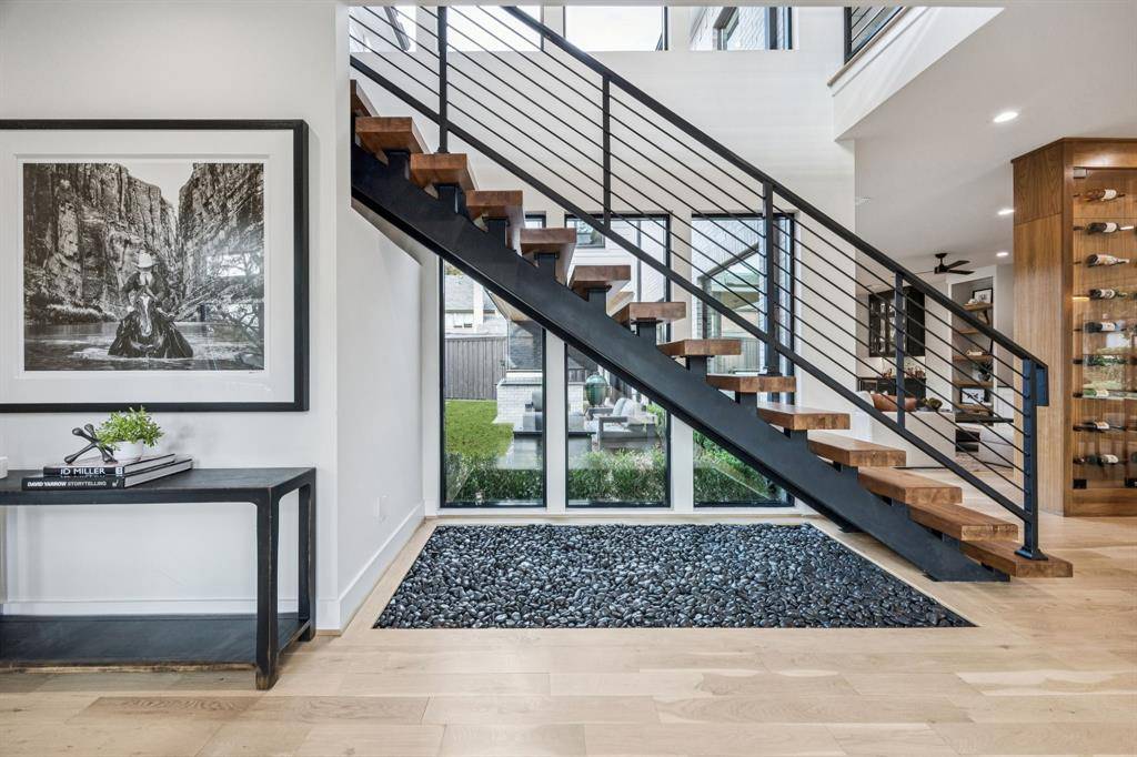 7719 Deer Trail Drive, Dallas, TX 75238