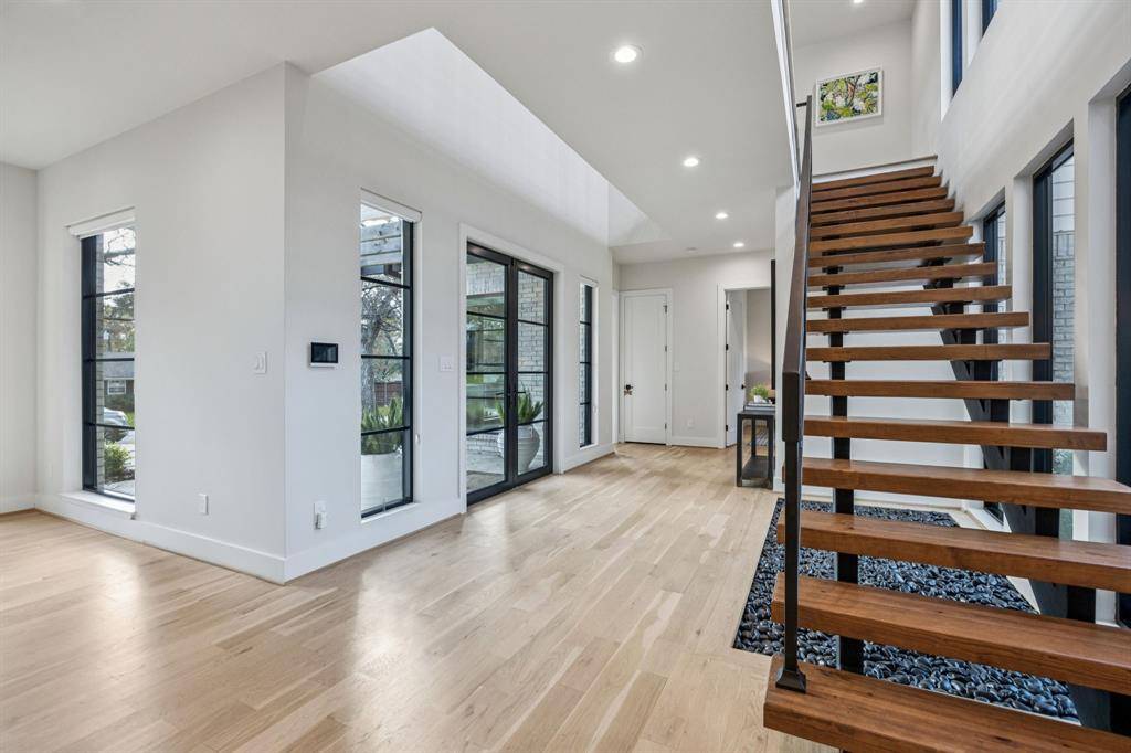 7719 Deer Trail Drive, Dallas, TX 75238