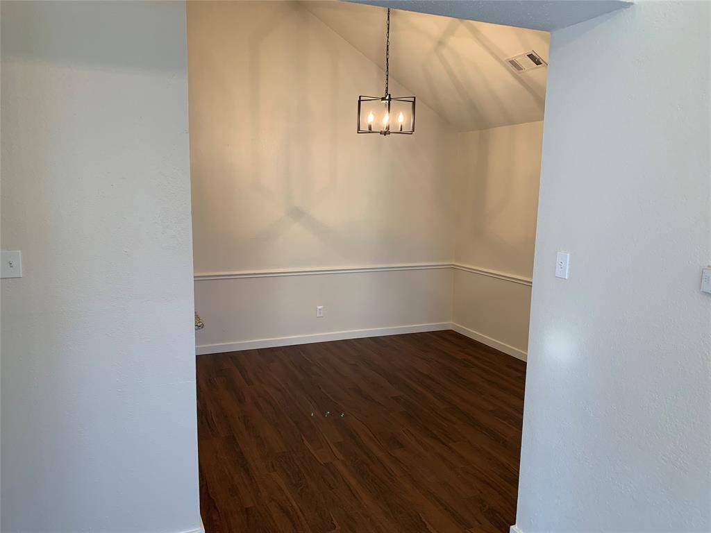 3903 Wanklyn Court, Dallas, TX 75237