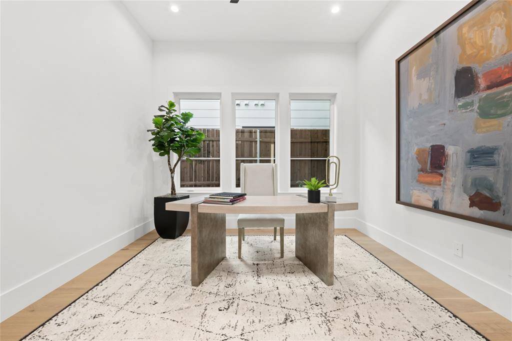 4426 Bonham Street, Dallas, TX 75229