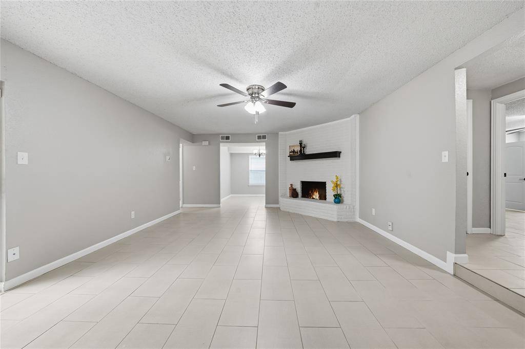 4723 Crest Drive, Arlington, TX 76017