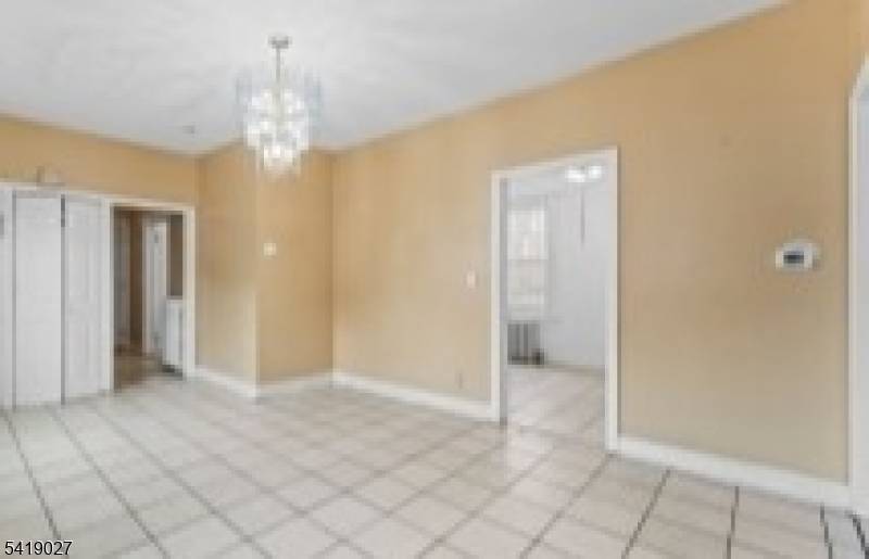 339 Paxton St, Paterson City, NJ 07503