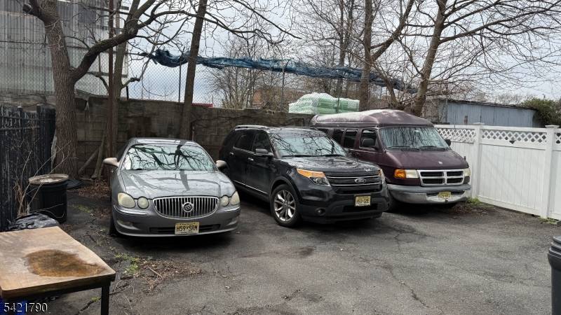 614 S Park St, Elizabeth City, NJ 07206