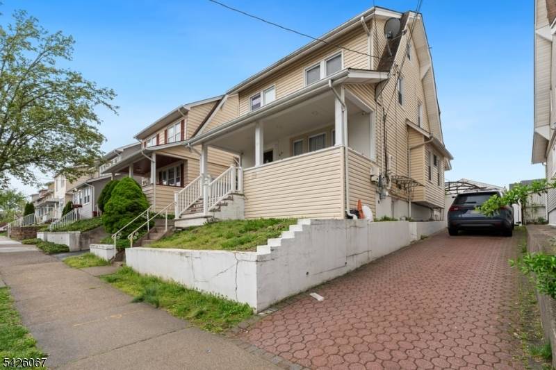 89 E 6Th St, Clifton City, NJ 07011