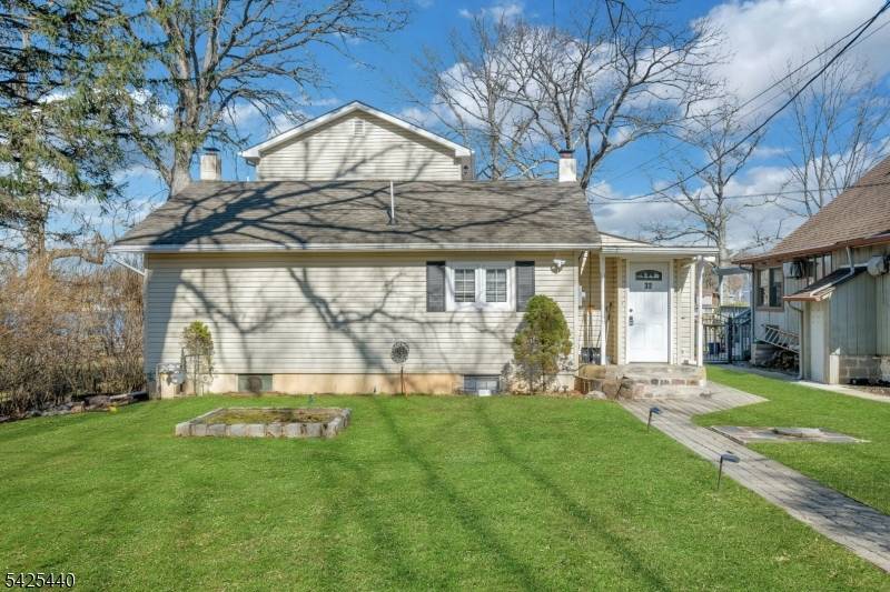 32 Mcnabb Rd, Jefferson Twp., NJ 07849