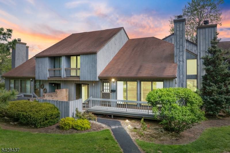 257 Gemini Dr #1B, Hillsborough Twp., NJ 08844