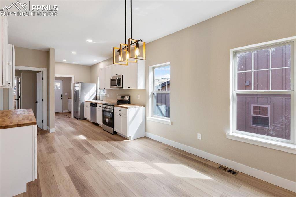 203 W Womack AVE, Cripple Creek, CO 80813