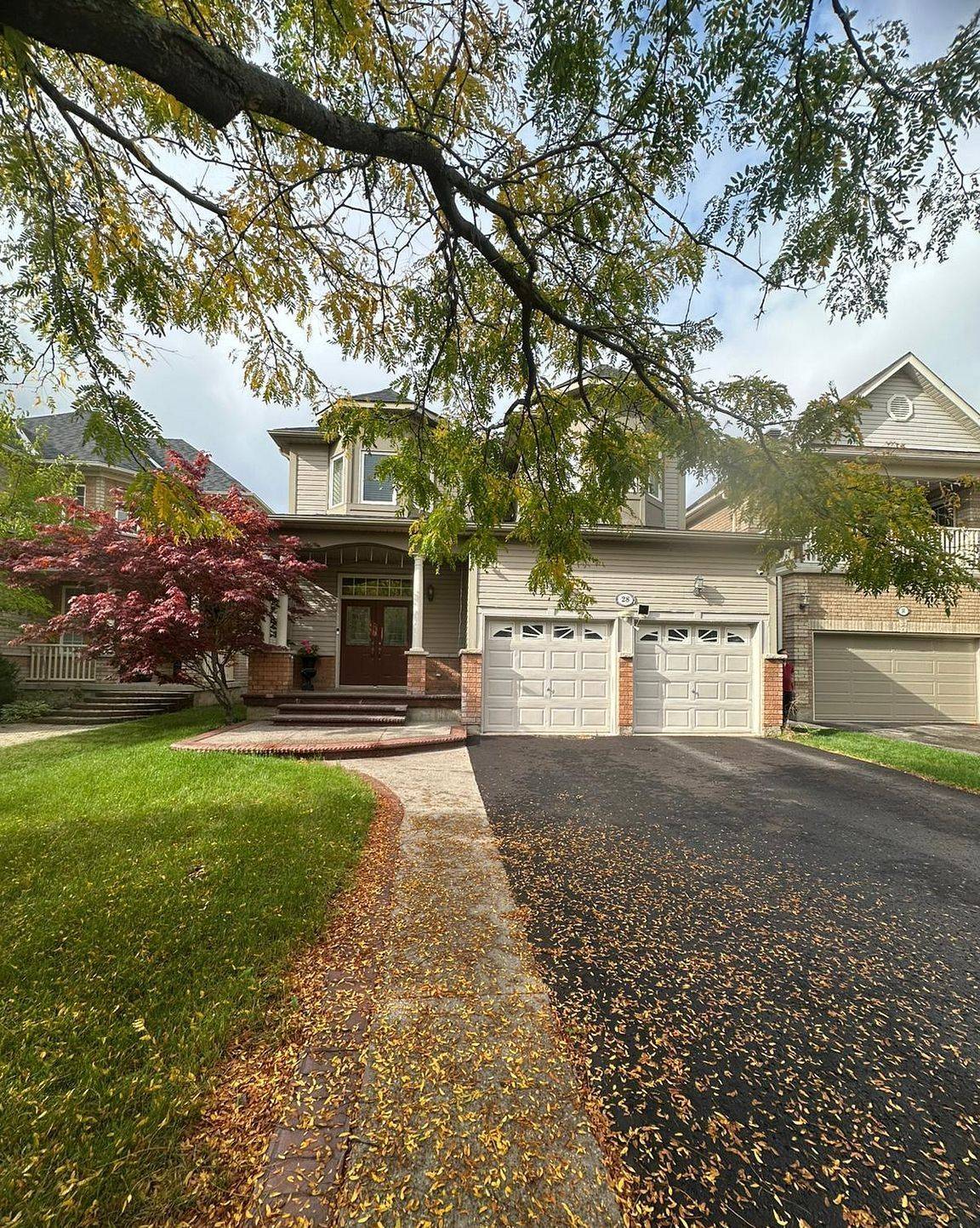 28 Sovereign's Gate, Barrie, ON L4N 0K7