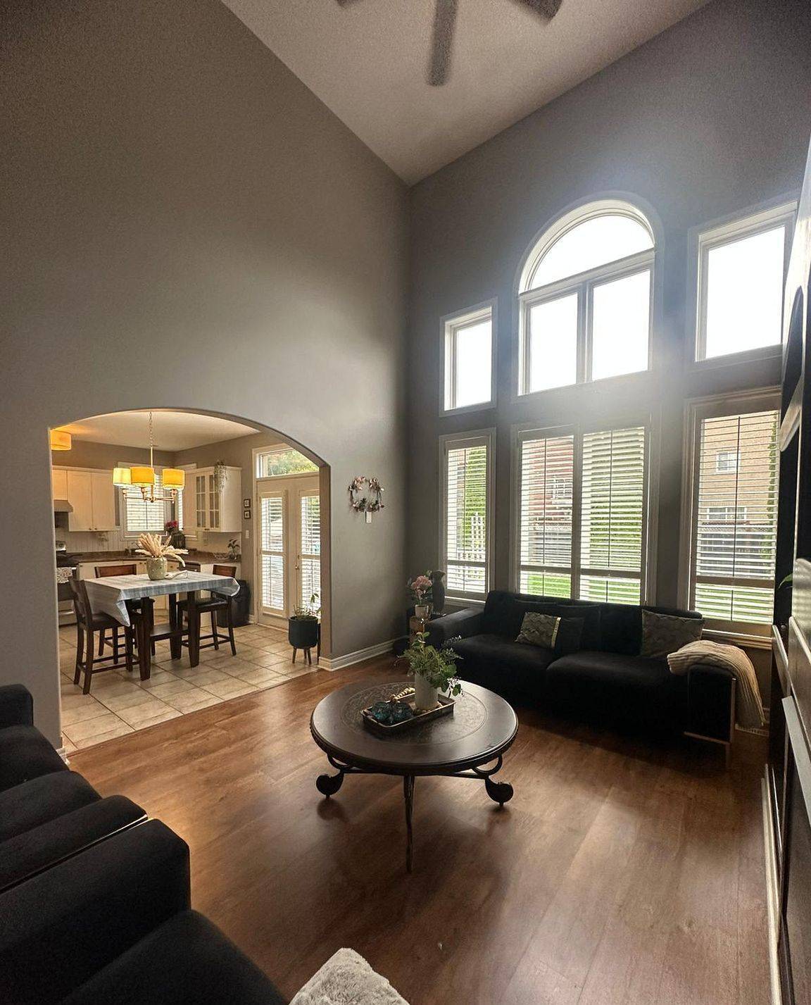 28 Sovereign's Gate, Barrie, ON L4N 0K7