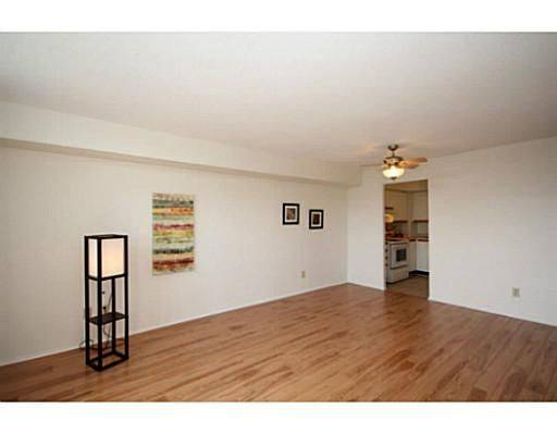 1025 Grenon AVE #409, Britannia Heights - Queensway Terrace N And Area, ON K2B 8S5