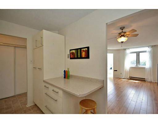 1025 Grenon AVE #409, Britannia Heights - Queensway Terrace N And Area, ON K2B 8S5