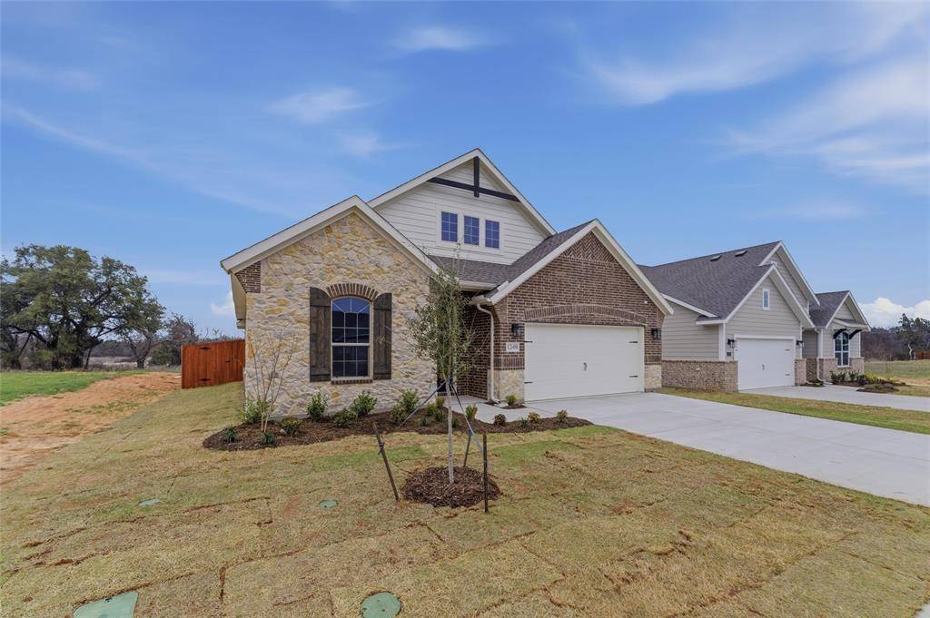 1249 Sabine River Lane, Springtown, TX 76082