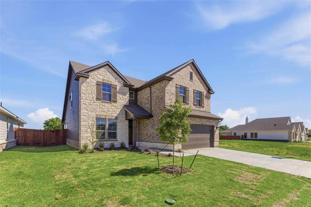 1237 Sabine River Lane, Springtown, TX 76082