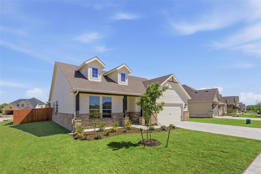 1221 Sabine River Lane, Springtown, TX 76082