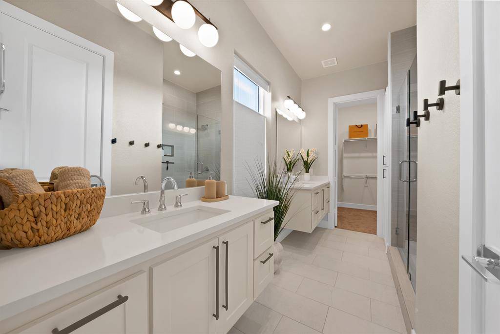 123 Garden Court E, Arlington, TX 76013