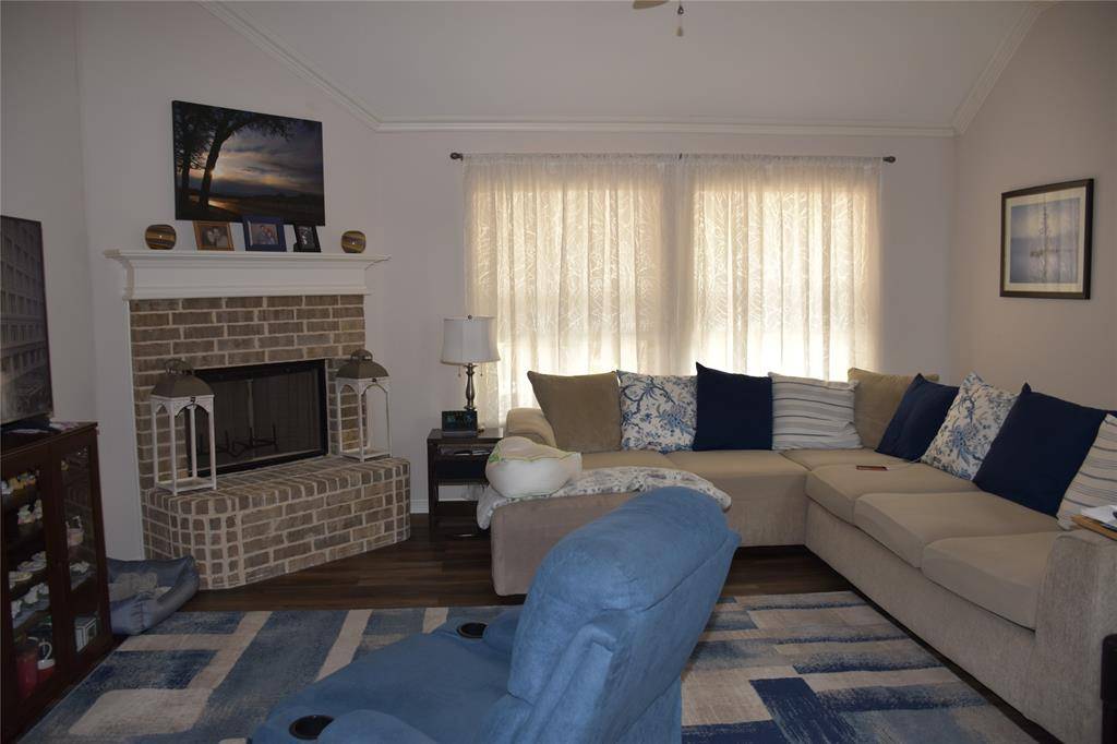 102 Monarch Court, Waxahachie, TX 75165