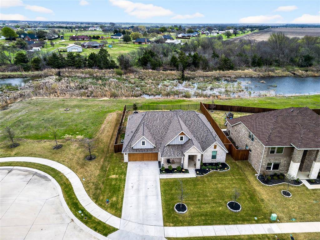 215 Frio Drive, Waxahachie, TX 75165