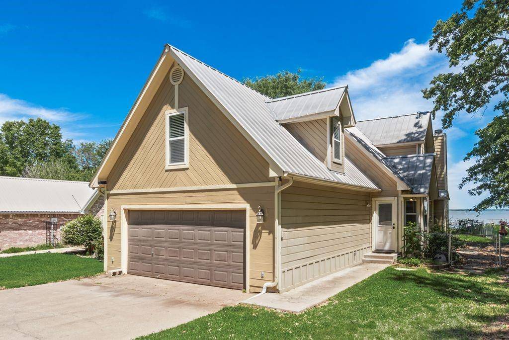 1016 Shoreline Drive, West Tawakoni, TX 75474