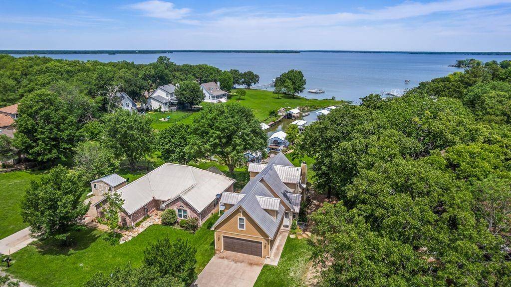 1016 Shoreline Drive, West Tawakoni, TX 75474