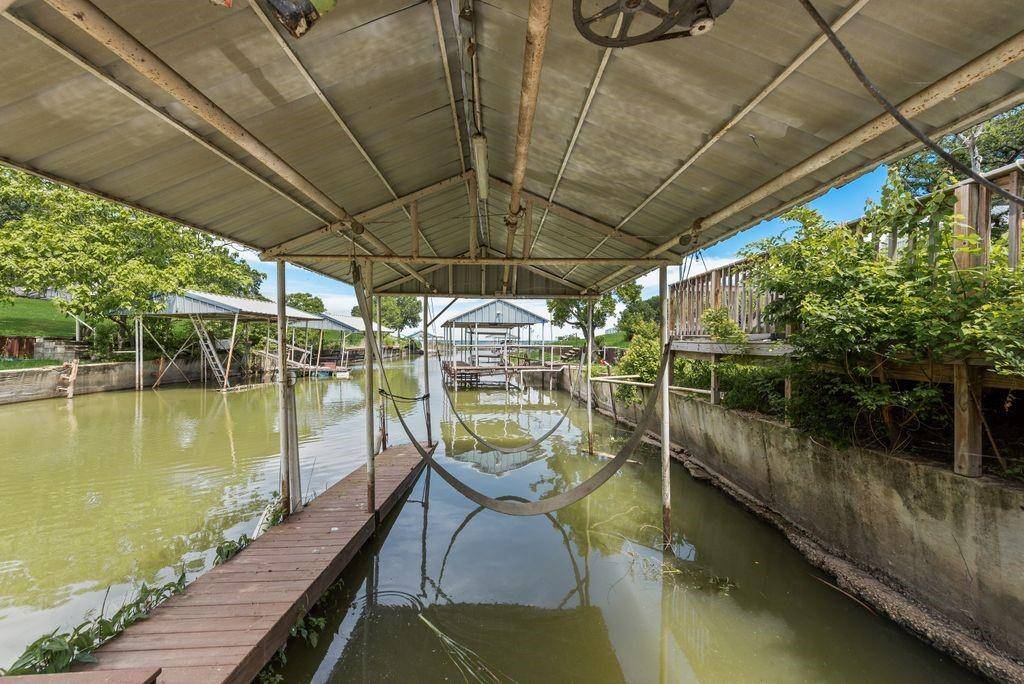 1016 Shoreline Drive, West Tawakoni, TX 75474