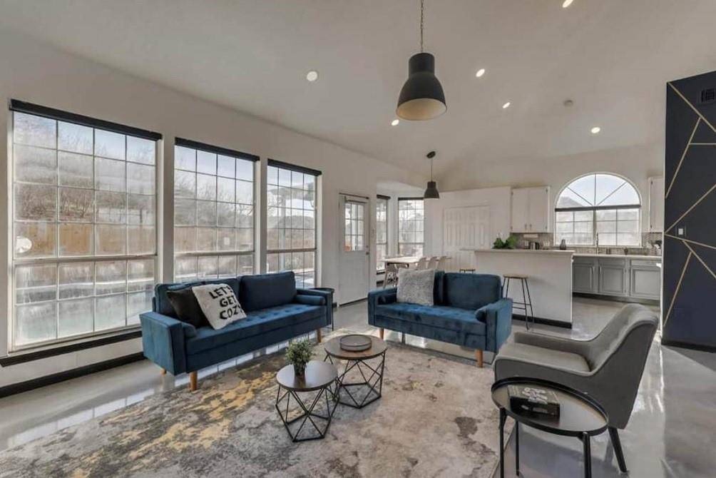 8324 Autumncrest Court, Dallas, TX 75249