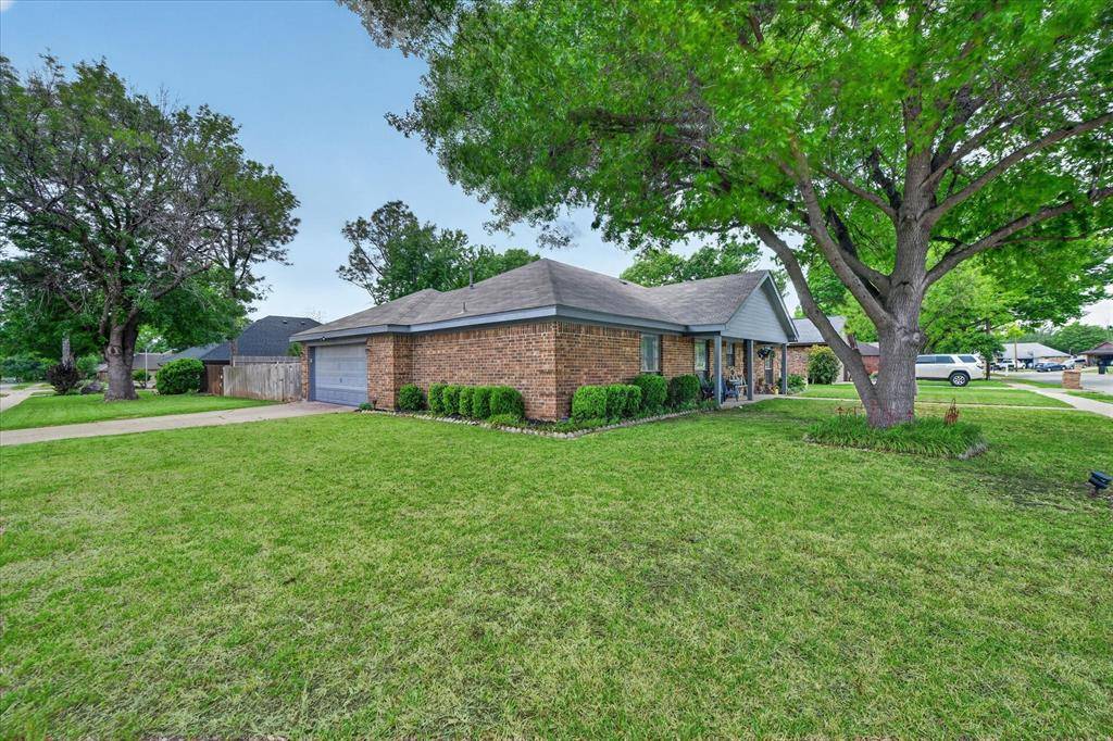 300 Cindy Court, Keller, TX 76248