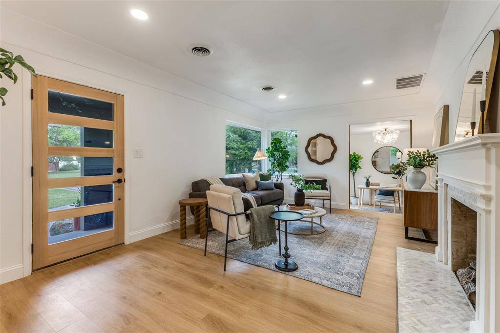 1404 El Campo Drive, Dallas, TX 75218