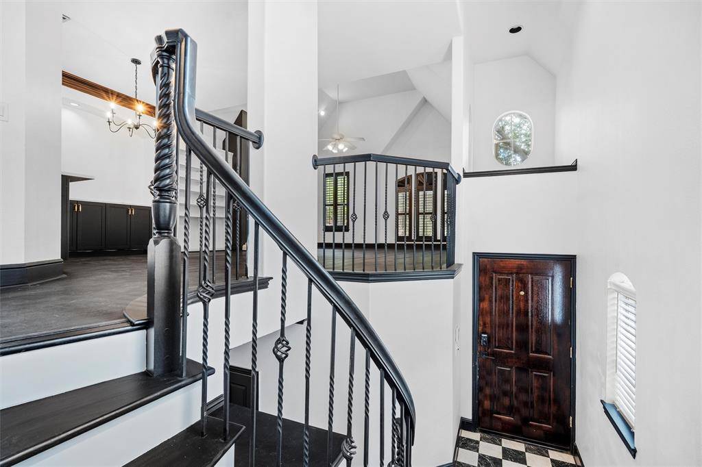 4160 Towne Green Circle, Addison, TX 75001