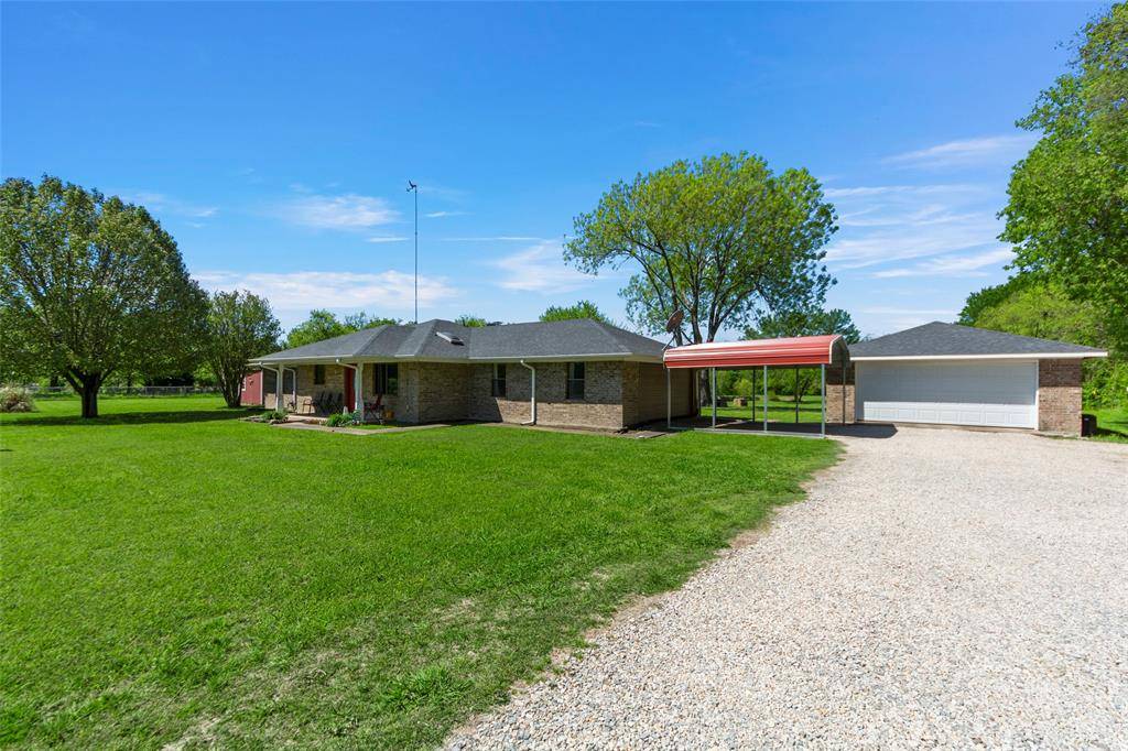 4076 County Road 1088, Celeste, TX 75423