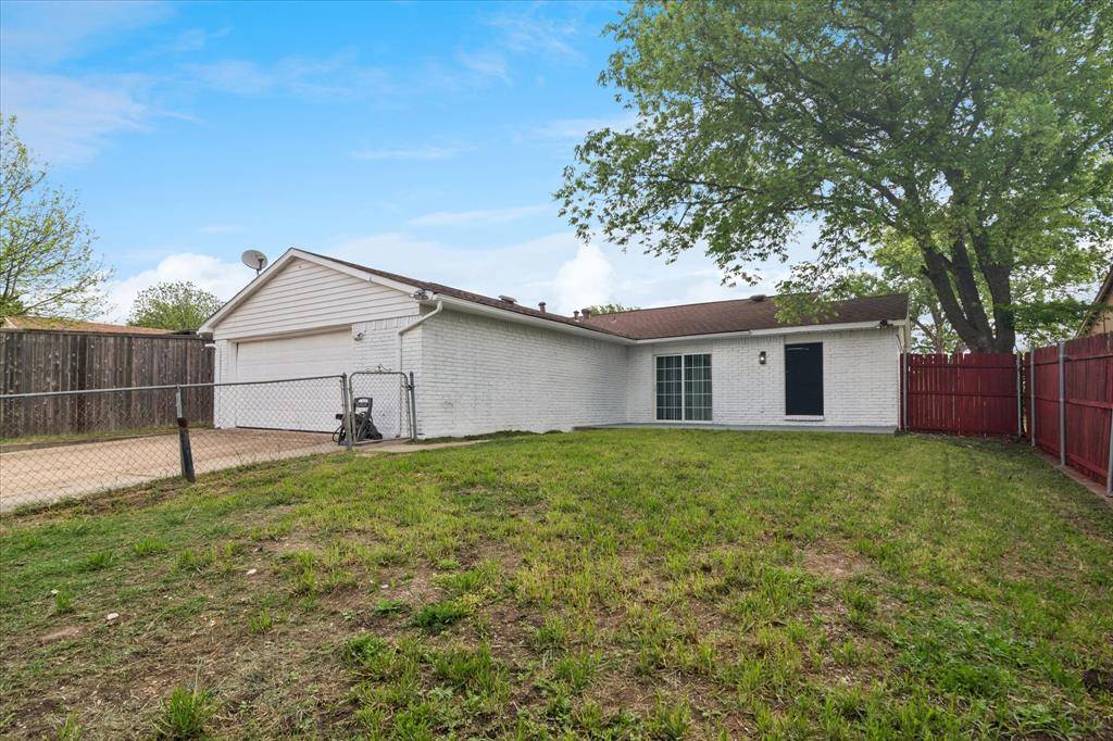 7426 Cloverglen Drive, Dallas, TX 75249