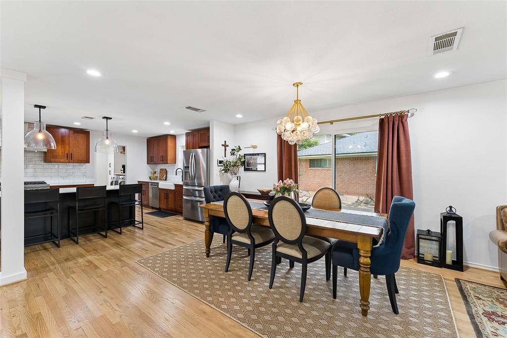 6735 Kingsbury Drive, Dallas, TX 75231