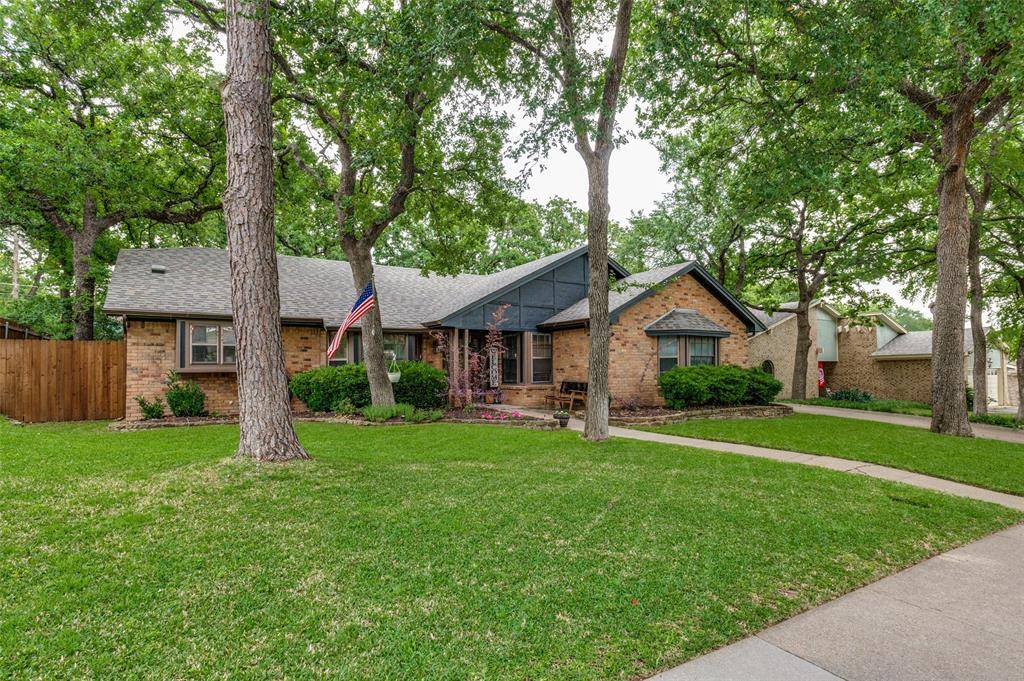 2228 Mountainview Drive, Hurst, TX 76054