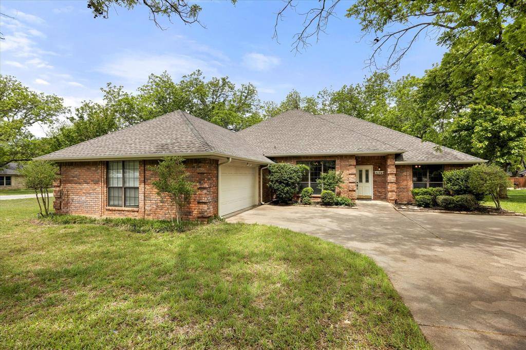 6023 Melrose Circle, Granbury, TX 76049