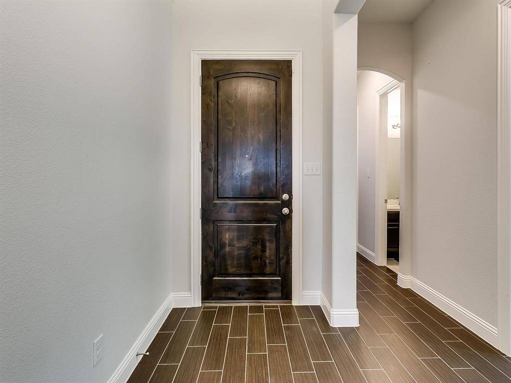 2805 Newsom Ridge Drive, Mansfield, TX 76063