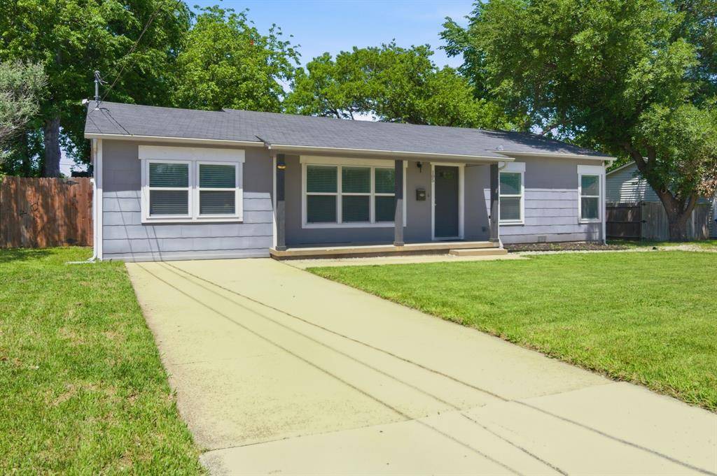 105 Anderson Street, Burleson, TX 76028