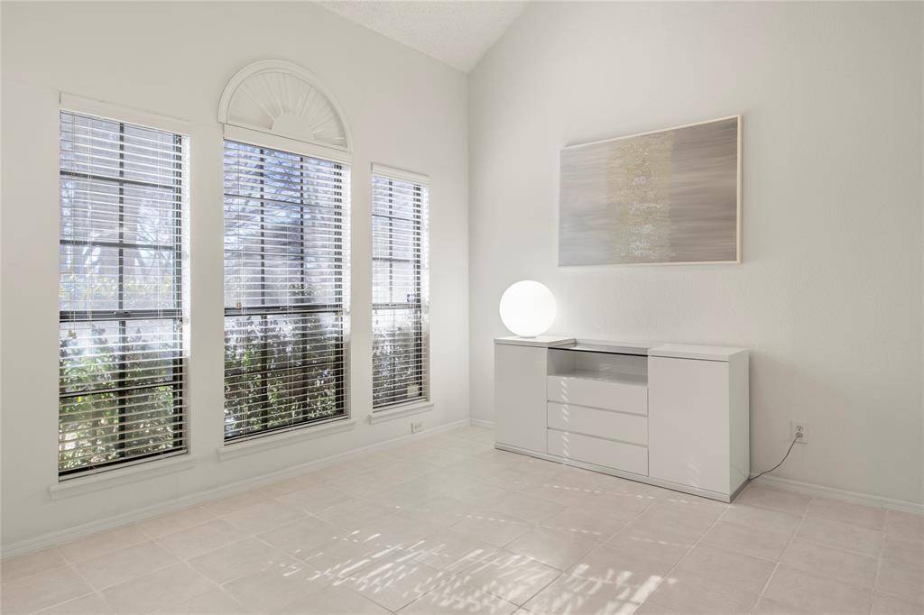 18914 RAVENGLEN Court, Dallas, TX 75287