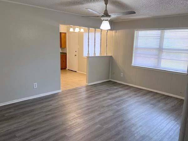 806 Phillips Drive, Ennis, TX 75119