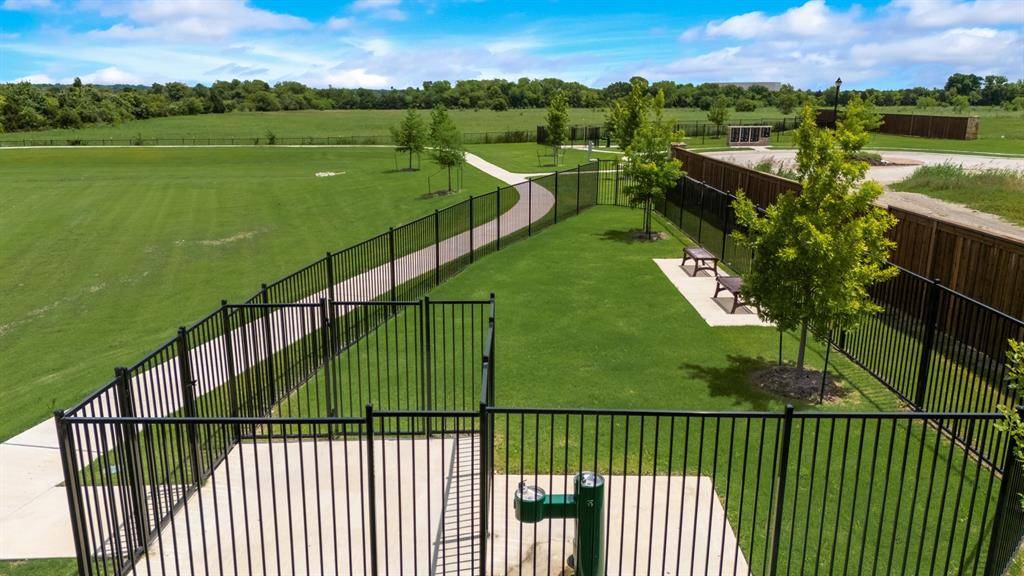 1321 Rothland Lane, Red Oak, TX 75154