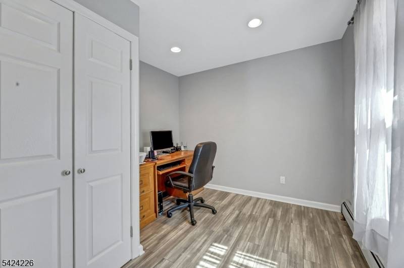 16 Maple Hill Rd, Clifton City, NJ 07013