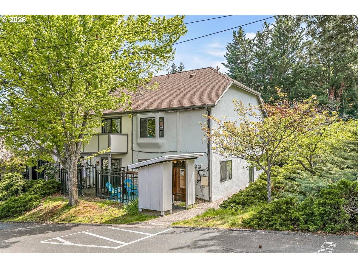 495 CHESTNUT ST #16, Ashland, OR 97520