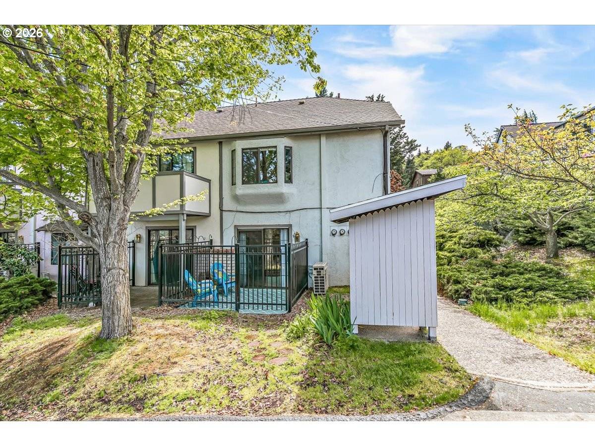 495 CHESTNUT ST #16, Ashland, OR 97520
