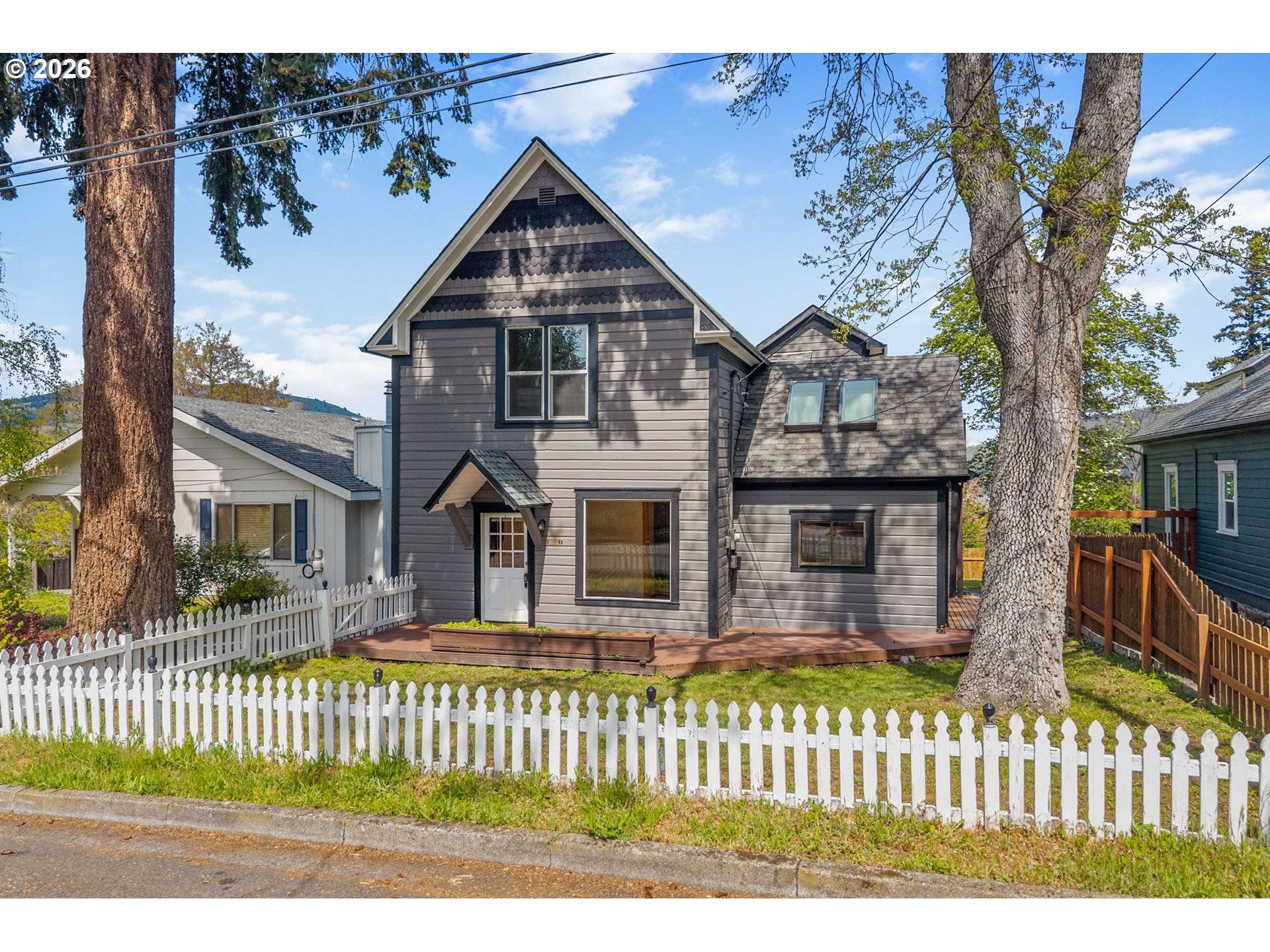 1220 EUGENE ST, Hood River, OR 97031