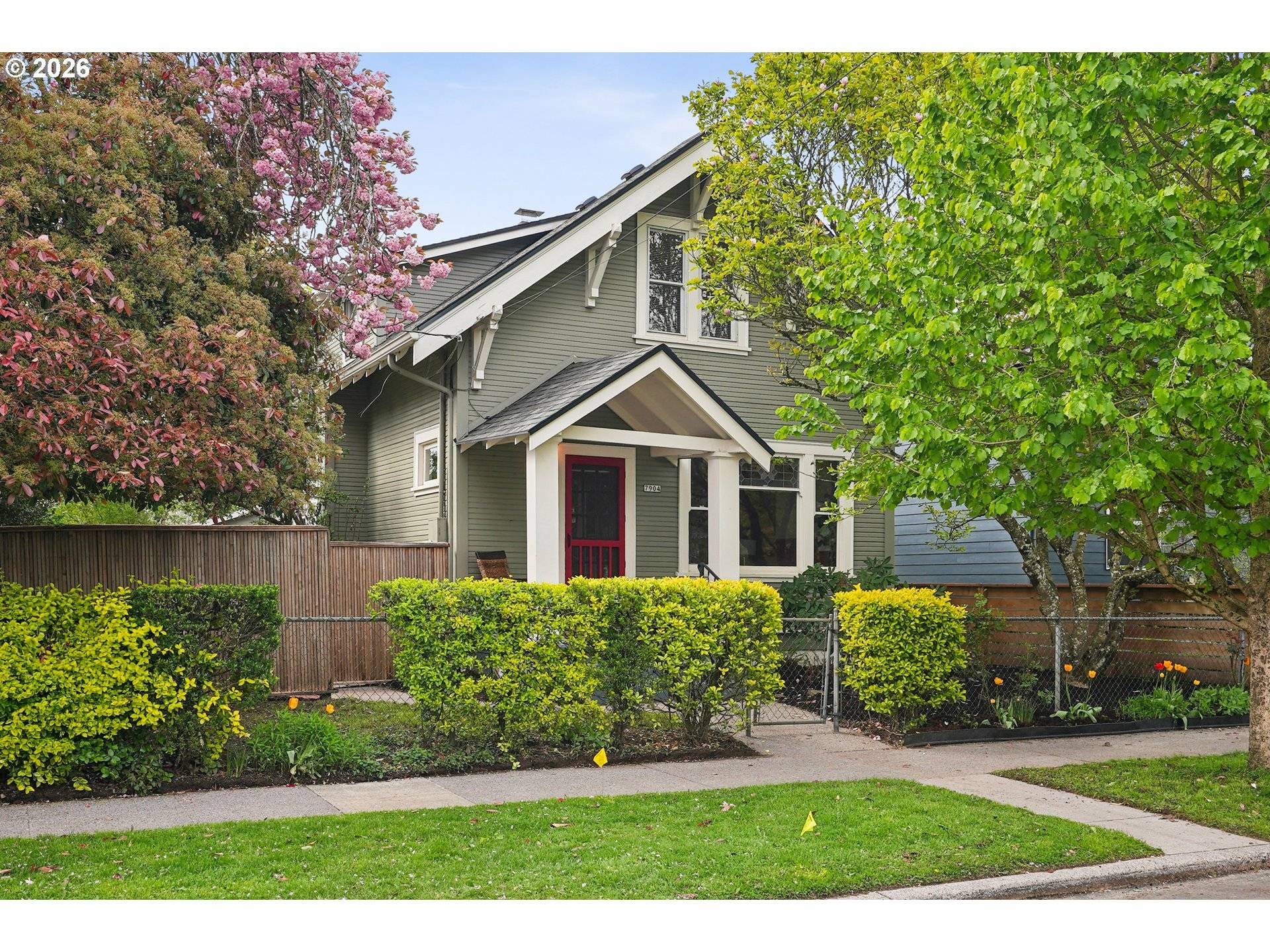 7904 SE TAYLOR ST, Portland, OR 97215