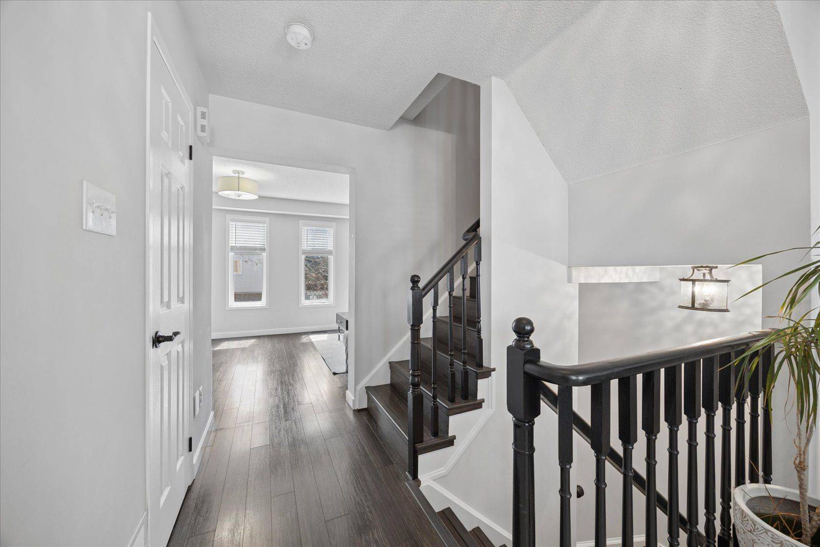 50 Spraggins LN, Ajax, ON L1T 4H2